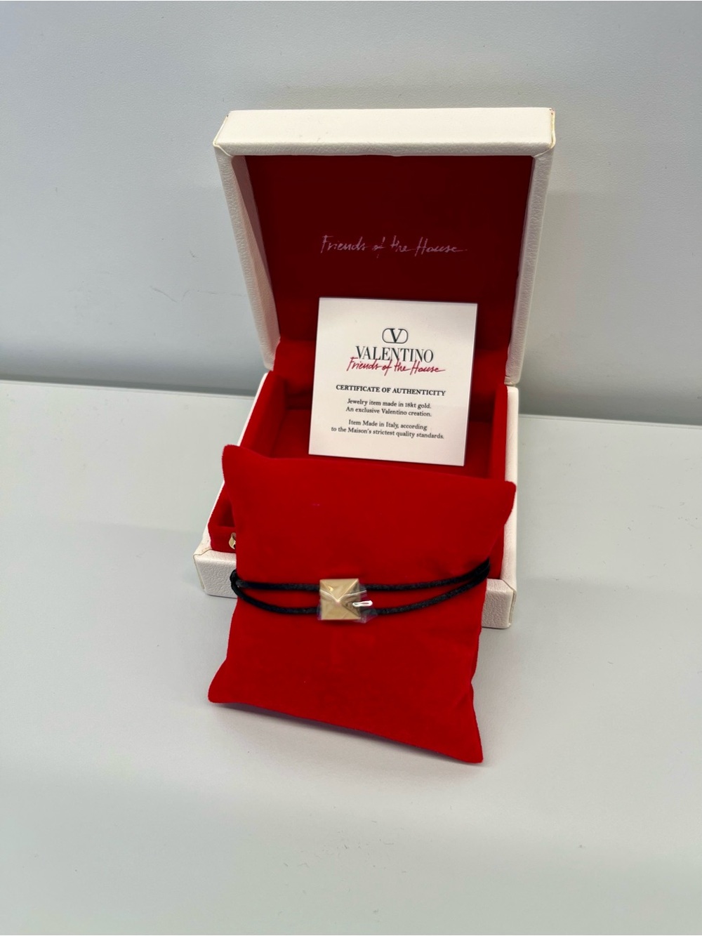 NWT - Valentino Garavani Roman Stud Cord Bracelet - Friends of the House - Gift - Picture 5 of 11